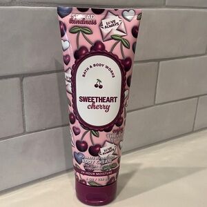 Bath & Body Works Sweetheart Cherry Body Cream - Pink and White